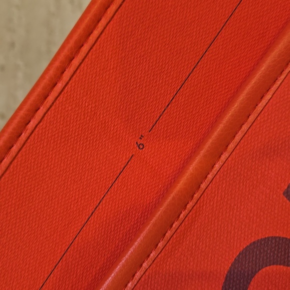 Glossier "You Look Good" Limited Edition Red Double Zipper Mini Beauty Bag - Picture 5 of 12